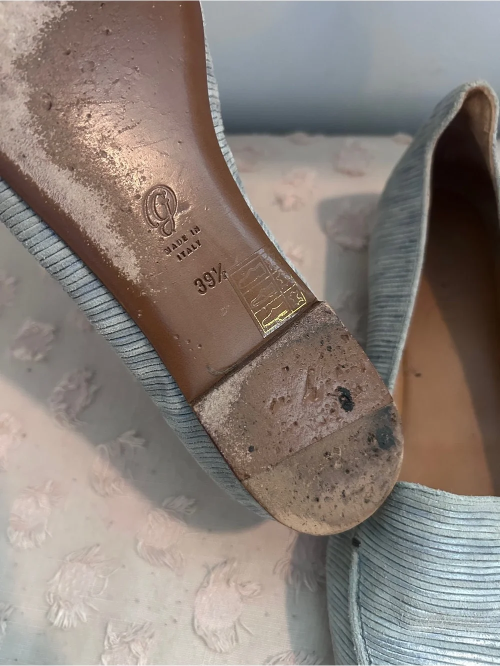 Metallic Pointed-Toe Women’s Flats in Light Silver